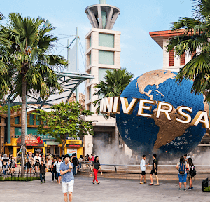 Food court in Universal Studios Singapore